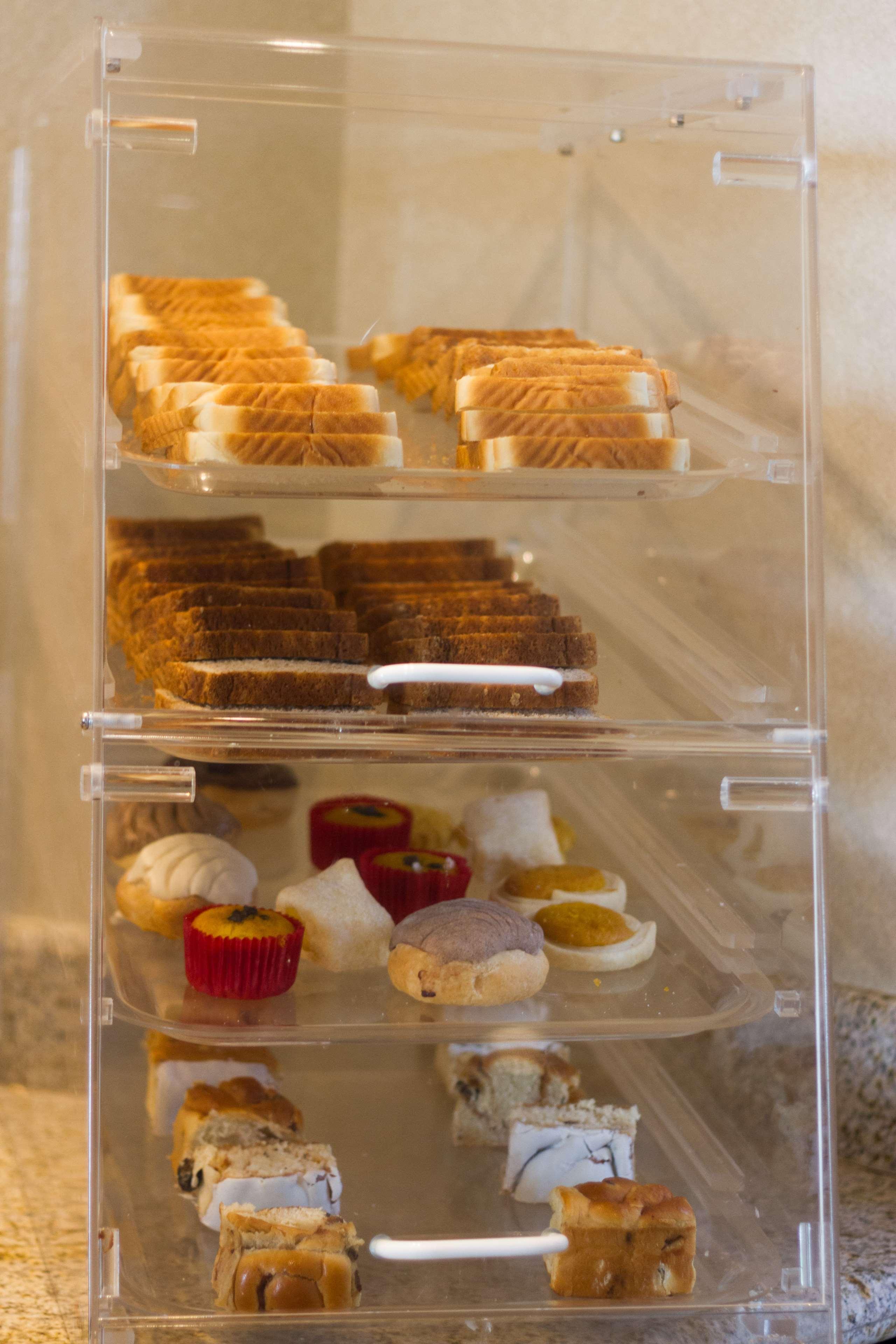 Best Western Premier Monterrey Aeropuerto Apodaca Екстер'єр фото A display case