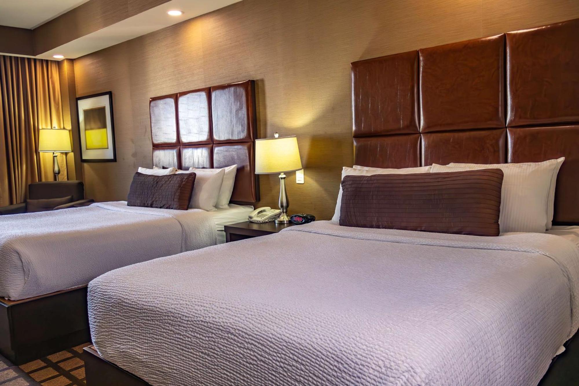 Best Western Premier Monterrey Aeropuerto Apodaca Екстер'єр фото A typical guest room at the Hilton Garden Inn