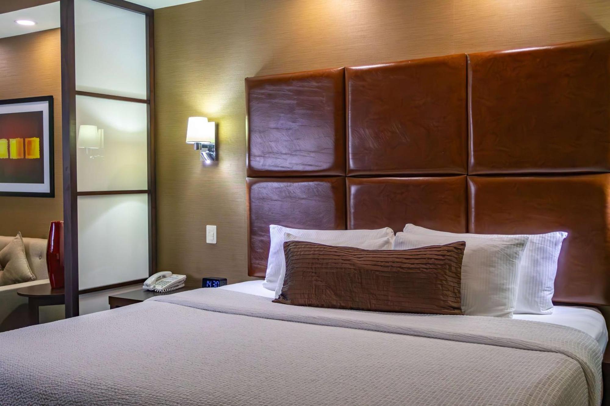 Best Western Premier Monterrey Aeropuerto Apodaca Екстер'єр фото A typical bedroom at the Residence Inn
