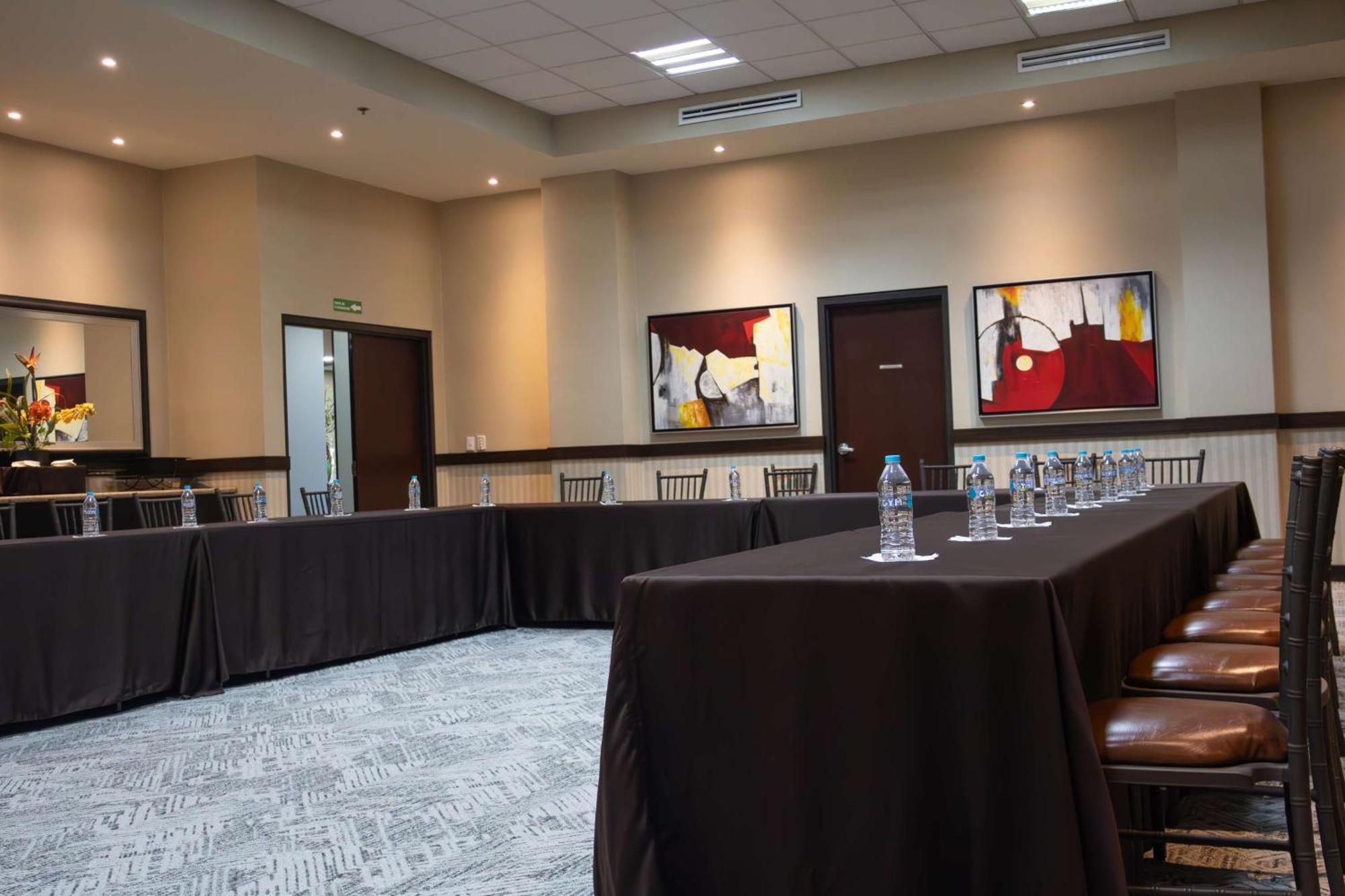 Best Western Premier Monterrey Aeropuerto Apodaca Екстер'єр фото Meeting room
