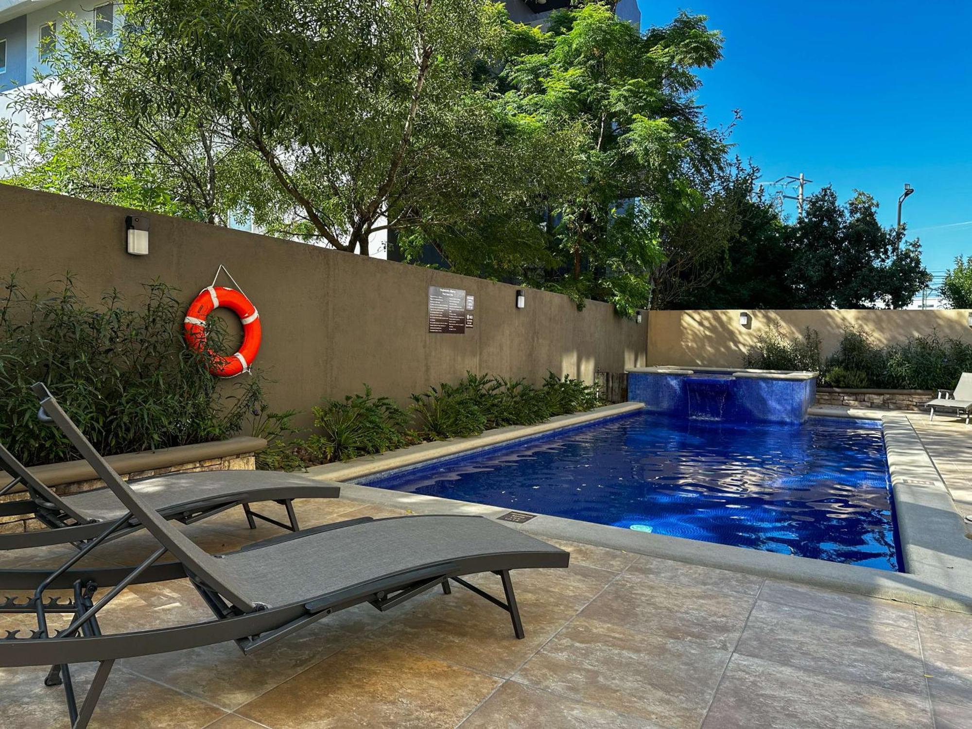 Best Western Premier Monterrey Aeropuerto Apodaca Екстер'єр фото 3D rendering of a swimming pool